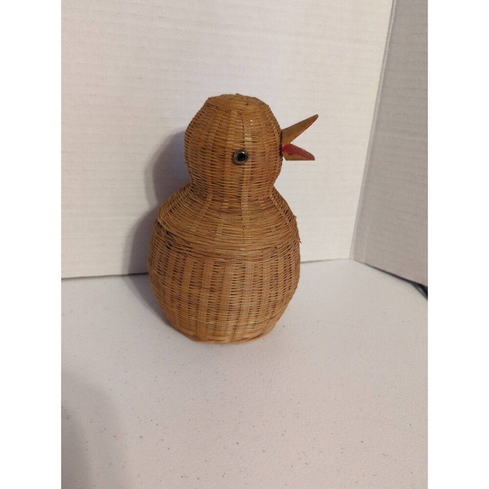 Vintage MCM Woven Wicker Rattan Duck Basket Folk Art Kitchy 6.5 Inches